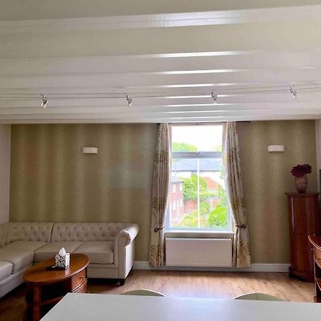 Apartamento Contemporary Duplex - Private Patio & Parking Stockport Exterior foto