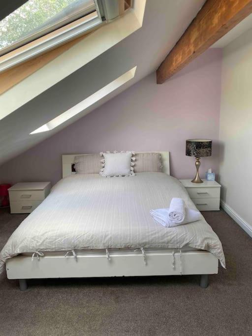 Apartamento Contemporary Duplex - Private Patio & Parking Stockport Exterior foto