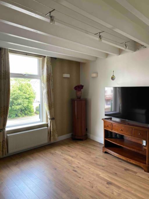 Apartamento Contemporary Duplex - Private Patio & Parking Stockport Exterior foto