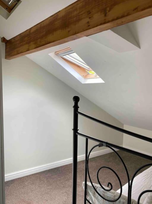 Apartamento Contemporary Duplex - Private Patio & Parking Stockport Exterior foto