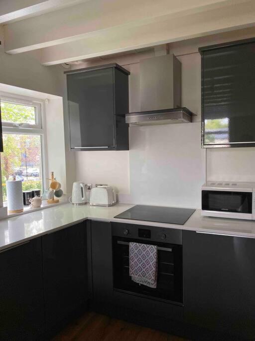 Apartamento Contemporary Duplex - Private Patio & Parking Stockport Exterior foto